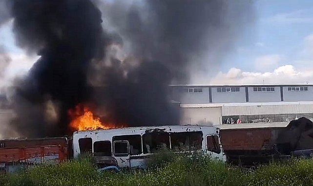 Bursa'da geri dönüşüm tesisinde yangın