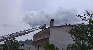 Cami kubbesindeki leylek yuvası, yıkım nedeniyle taşındı