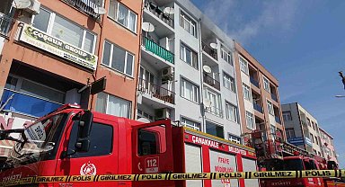 Çanakkale'de 4 katlı apartmanda yangın paniği