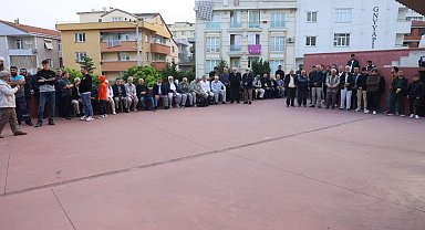 Çayırova'da hacı adayları kutsal topraklara uğurlandı