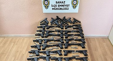Çekici üzerinde taşınan araçtan 45 adet ruhsatsız tabanca bulundu