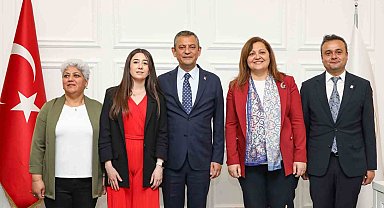 CHP Genel Başkanı Özel, Afyonkarahisar Belediyesini ziyaret etti
