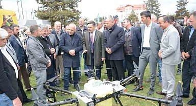 Çiftçiler Günü'nde düzenlenen tarım fuarına yoğun ilgi