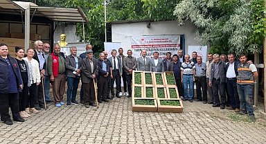 Çiftçilere devlet destekli bostan fidesi dağıtılıyor