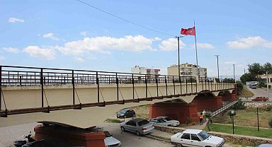 Çine'nin tarihi 'İtalyan Köprüsü' bir asrı aşkın süredir vatandaşlara hizmet ediyor