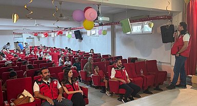 Çineli öğrenciler 'su gönüllüsü' oldu