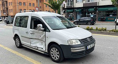 Cip ile hafif ticari araç çarpıştı: 1 yaralı