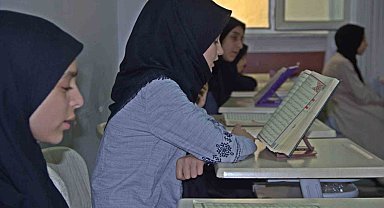 Cizre'de 6. sınıf öğrencileri 8 ayda hafız oldu