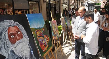 Cizre'de öğretmenlerin karma resim sergisine ilgi