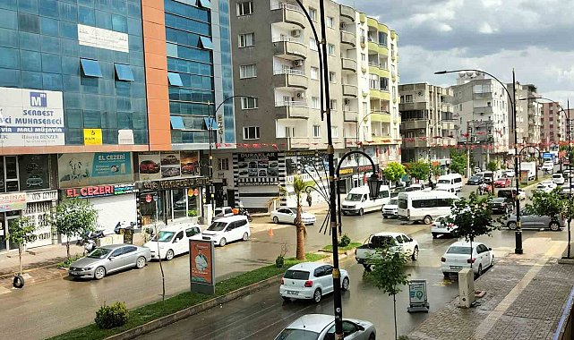 Cizre'de sağanak yağmur etkili oldu