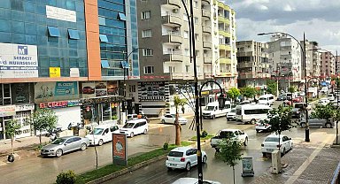 Cizre'de sağanak yağmur etkili oldu