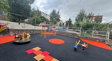 Çocuk parkları ve tartan pistler onarılıyor