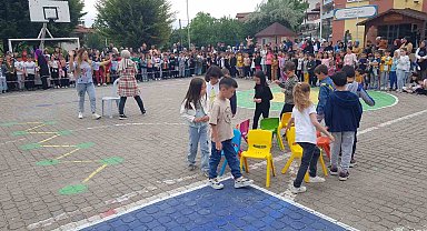 Çocuklarıyla birlikte kendi çocukluklarını yaşadılar