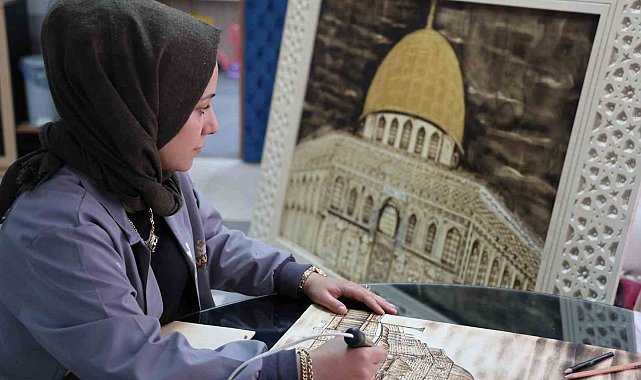Çocukluk hayali Kudüs'e gidemeyince 6 ayda ahşaba hayalini yaktı