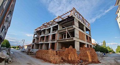 Çorum'da 3. kattan düşen inşaat işçisi ağır yaralandı