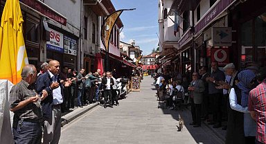 Cuma günleri yapılan esnaf duasına 2'nci sınıf öğrencileri de katıldı