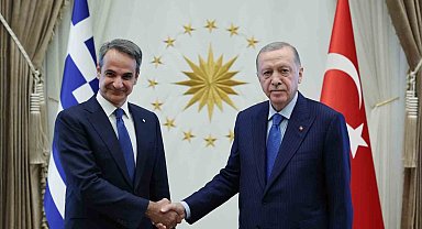 Cumhurbaşkanı Erdoğan'ın Yunanistan Başbakanı Miçotakis ile Cumhurbaşkanlığı Külliyesi'ndeki görüşmesi başladı.