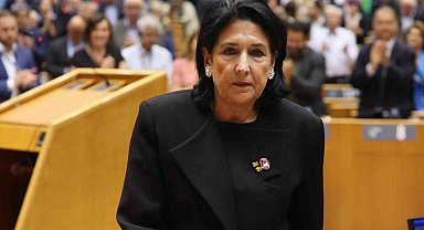 Cumhurbaşkanı Zurabişvili'den "Yabancı etkinin şeffaflığı" yasasına veto