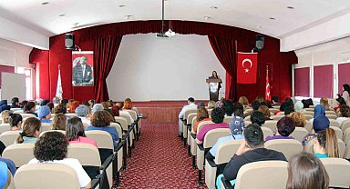 Denizli'de Hemşirelerimiz Geleceğimiz paneli düzenlendi