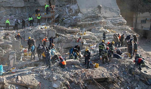Depremde 38 kişinin hayatını kaybettiği Dündar Apartmanı'nın tutuklu 2 müteahhidine ceza