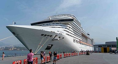Dev kruvaziyerle İzmir'e 3 bin 641 turist geldi