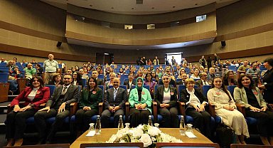 Dijitalleşen dünyada liderlik ve kadın konuşuldu