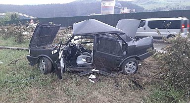Direğe çarpan otomobil hurdaya döndü, sürücü ağır yaralandı