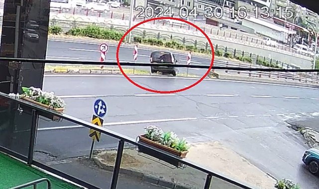 Diyarbakır'da hafif ticari araç sürücüsü dalınca ilginç kaza meydana geldi