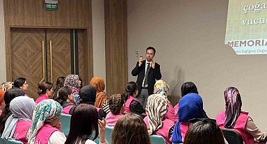 Diyarbakır'da kadın tekstil çalışanlarına kanserde erken teşhisin önem anlatıldı