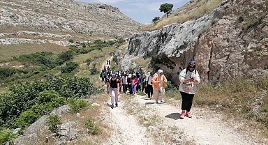 Doğaseverler Halfeti'de 'karagül'ü aradı