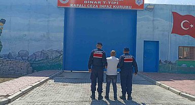 Dolandırıcılık suçundan aranan şahsı jandarma yakaladı