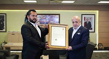 Dubai Kraliyet İş Konseyi'nden Murat Sancak'a temsilcilik belgesi
