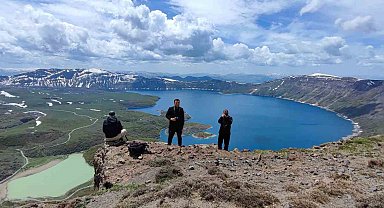 Dünyanın ikinci büyük krateri olan Nemrut, zirveden görüntülendi