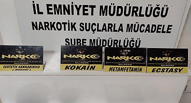 Durdurulan araç uyuşturucu deposu çıktı