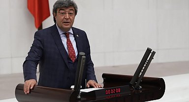 Dursun Ataş: "Kayıt yaptıran esnafın 3'te 1'indne fazlası kepenk kapattı"