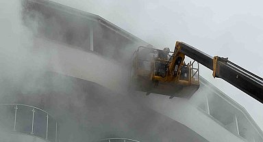 Düzce'de otelde yangın: 3 kişi dumandan etkilendi