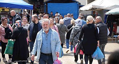 Edirne'de Bulgarların alışveriş mesaisi sürüyor