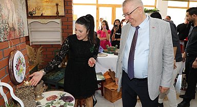 Edremit 'AGM Yıl Sonu' gösterisi yoğun ilgi gördü