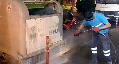 Efeler Belediyesi temizlik ekipleri çalışmalarını sürdürüyor