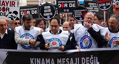 Eğitim Bir-Sen üyeleri, Maltepe'de okul yöneticilerine saldırıyı protesto etti
