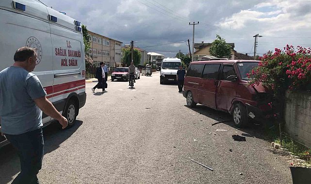 Ehliyetsiz sürücünün karıştığı kazada 3 kişi yaralandı
