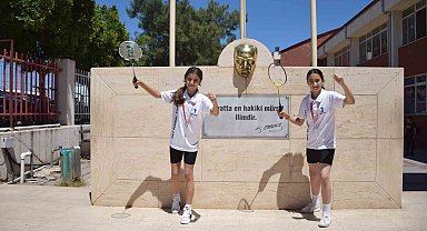 Elif ve Melis Badminton Türkiye Şampiyonası yolcusu
