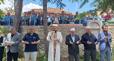 Emet Doğanlar köyünde hayır yemeği ve yağmur duası