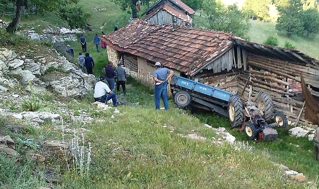 Emet'te devrilen traktörün altında kalan genç hayatını kaybetti