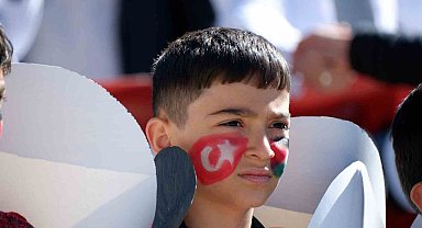Erzurum'da sağlıkçıların sessiz yürüyüşü sürüyor