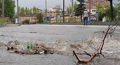 Erzurum'da yağmur etkili oldu