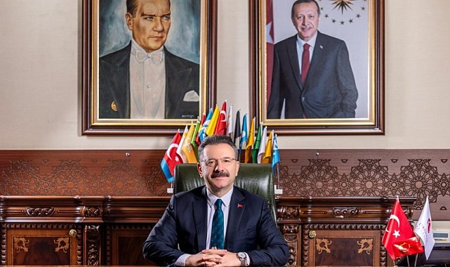 Eskişehir Valisi Hüseyin Aksoy, 19 Mayıs Atatürk'ü Anma, Gençlik ve Spor Bayramı'nda gençlere hitap etti