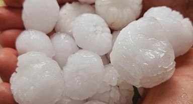 Eskişehir'de ceviz büyüklüğünde dolu yağdı