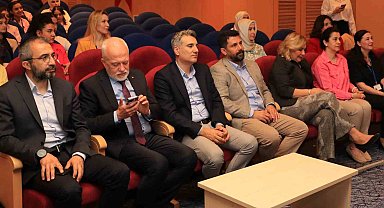 ESOGÜ'de 'Güvenli Annelik Uygulamaları' konferansı düzenlendi