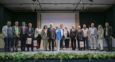 ESTÜ mezunları ile öğrenciler panelde bir araya geldi
